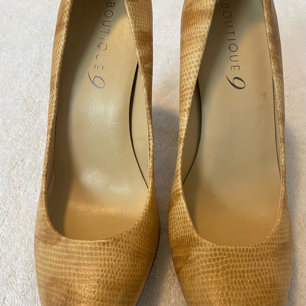 Brand New Super Stylish Heels By BOTIQUE 9 - Size 5 1/2 M - box 42